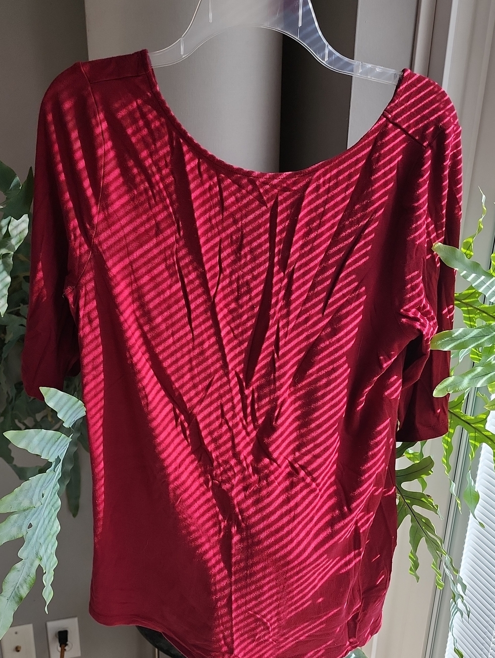 Old Navy Deep Red Scoop Neck Short Sleeve Tee